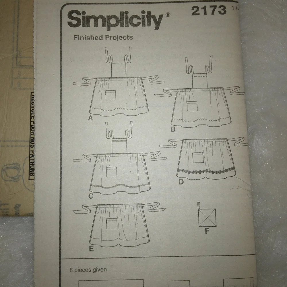 SIMPLICITY 2173 Sz 3-6 Learn to Sew Child and Girls APRONS by Andrea Schewe